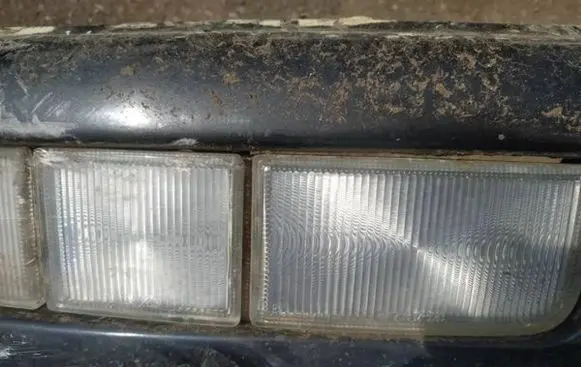 Volkswagen PASSAT B4 Front reflector 