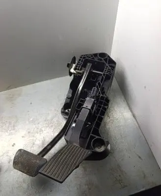 Dodge RAM Pedal assembly P68312748AE