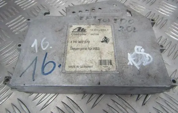 Volkswagen Golf III ABS control unit/module 1h0907379 10.0941-0303.4