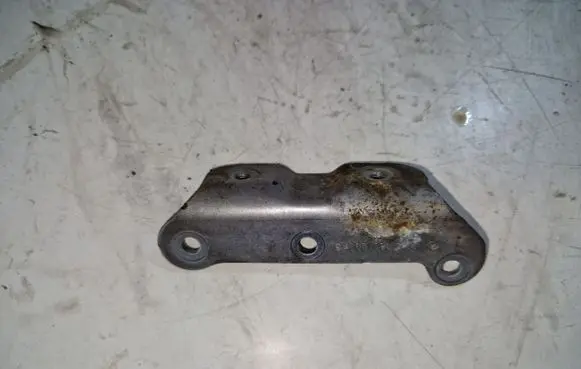 Mercedes-Benz E W212 Engine mounting bracket A6510900241