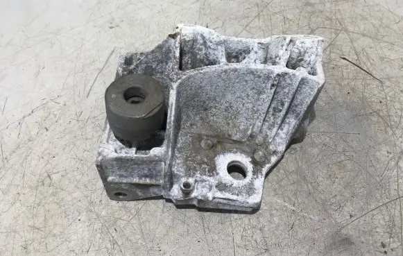 Volvo V60 Engine mounting bracket 6G926F030BA 30681951 6G926P096FC