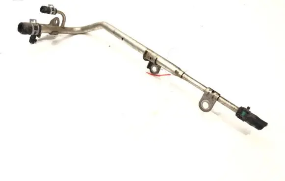 Engine coolant pipe/hose