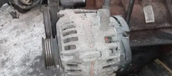 Renault Twingo II Generator/alternator 0124225056 8200519296-C