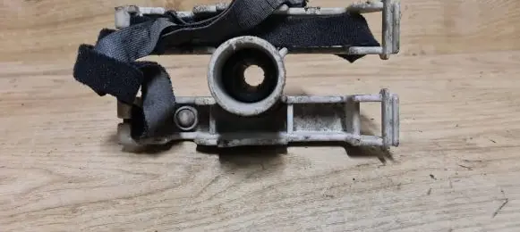 Volvo V70 Spare wheel mounting bracket 