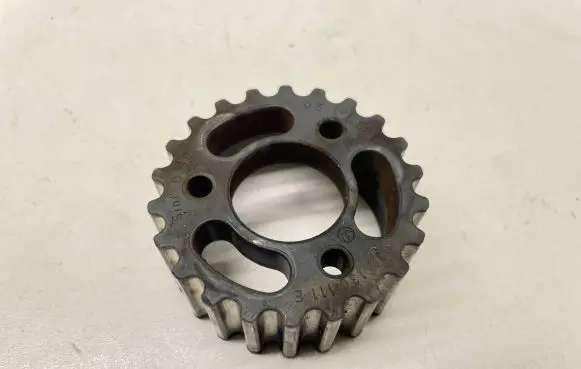 Volkswagen Golf VI Fuel pump gear (pulley) 03L130111E