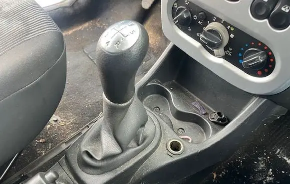 Dacia Logan I Gear lever shifter trim leather/knob 