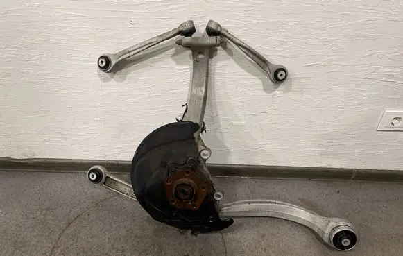 Audi Q7 4M Front wheel hub spindle knuckle 4m0407241j 4m0407155d 4m0407695c