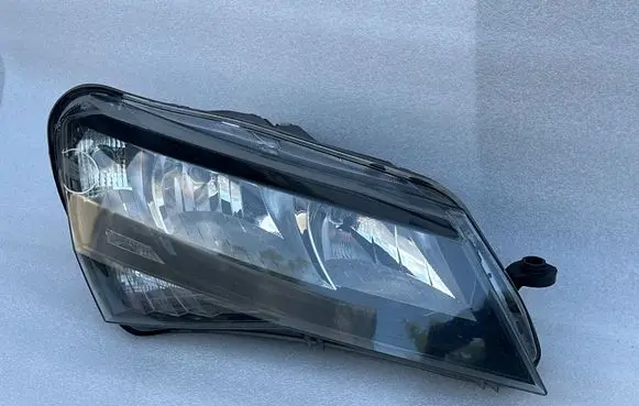 Skoda Superb B8 (3V) Headlight/headlamp 3V1941016 1EJ01193902