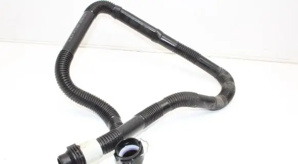 Tesla Model 3 Engine coolant pipe/hose 107758600E