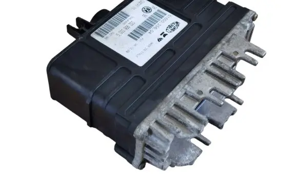 Volkswagen Golf III Engine control unit/module 032906030G T55JK6D5 6160025604