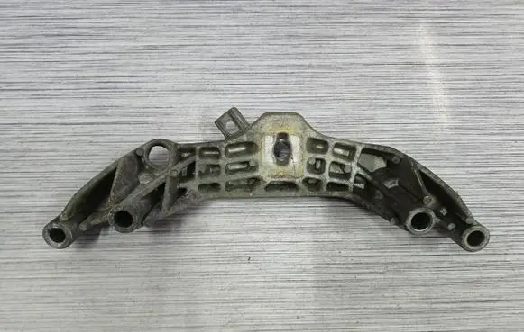 Mini One - Cooper Clubman R55 Engine mounting bracket 6772032 22116772032