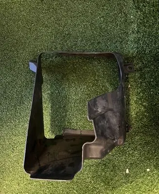 BMW 7 F01 F02 F03 F04 Intercooler air guide/duct channel 7898884