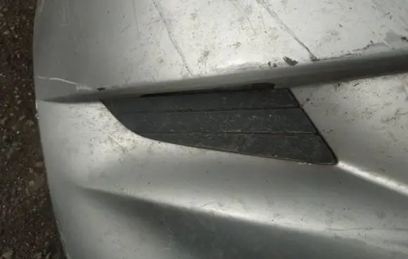 Honda FR-V Front bumper lower grill