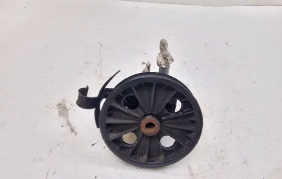 Volvo V70 Power steering pump 9485757
