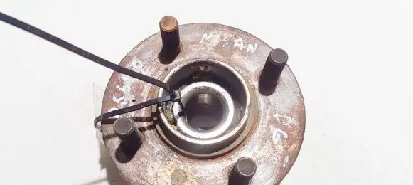 Nissan Almera Rear wheel hub