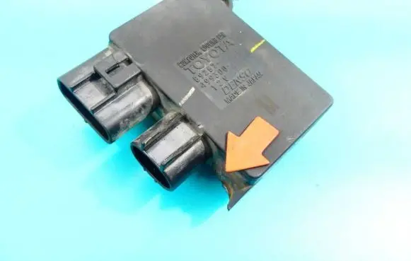 Toyota Avensis T270 Coolant fan relay 89257-499300 IMPRK1081636
