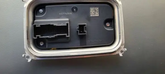 Mercedes-Benz E W213 Voltage converter/converter module 
