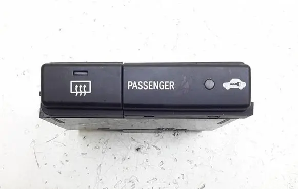 Toyota Avensis T250 Windscreen/window heater switch MS375100396 05W37E