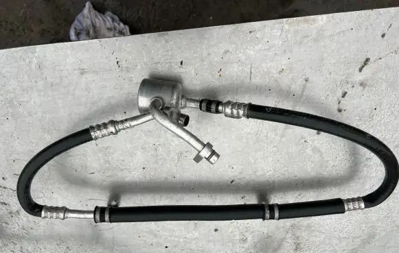 Renault Zoe Air conditioning (A/C) pipe/hose 924473169R