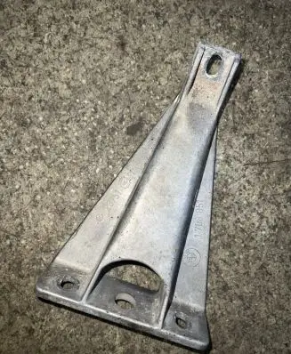BMW 7 E32 Engine mounting bracket 1708851
