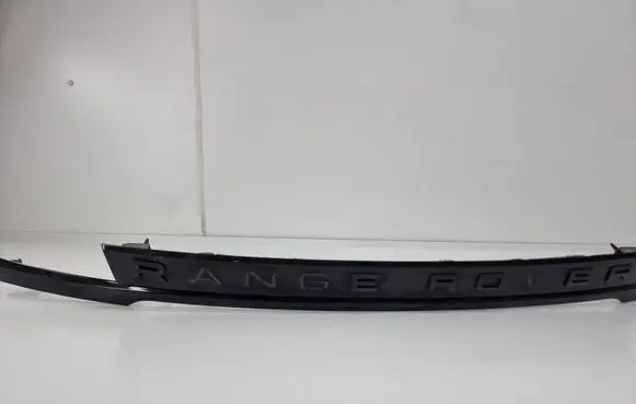 Land Rover Evoque II Tailgate trim K8d2402a30a