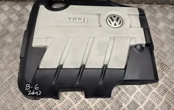 Volkswagen PASSAT B6 Engine cover (trim) 03L103925AP 03L103925AQ