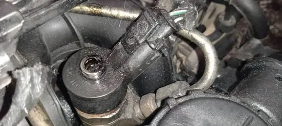 Volvo V50 Fuel injector 0445110188