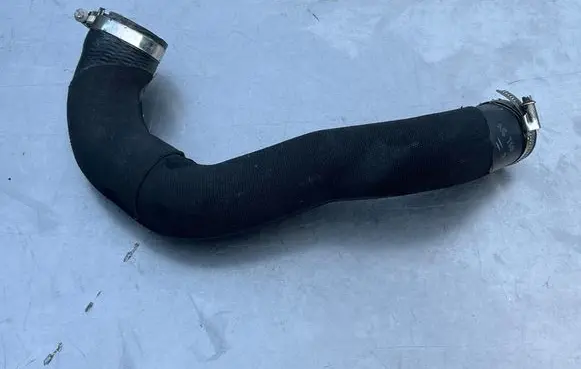 Intercooler hose/pipe