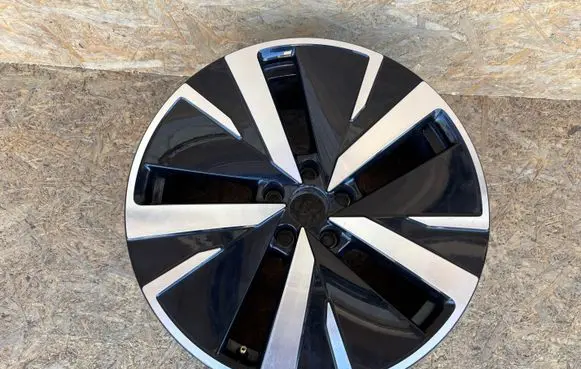 R19 alloy rim
