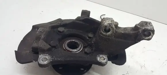 Volvo V70 Front wheel hub 9461943