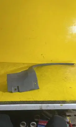 Ford Kuga I Front arch trim 8V41S16D238A