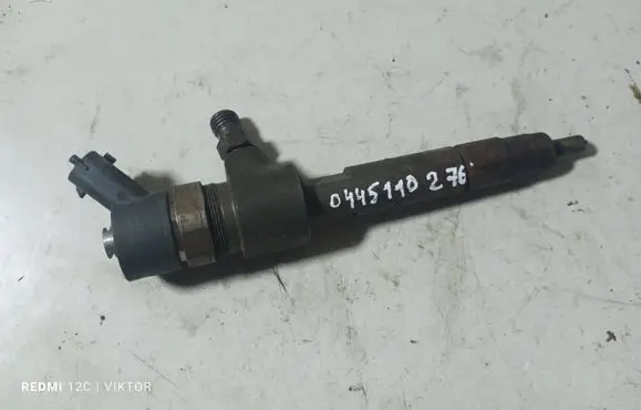 Opel Zafira B Fuel injector 0445110276