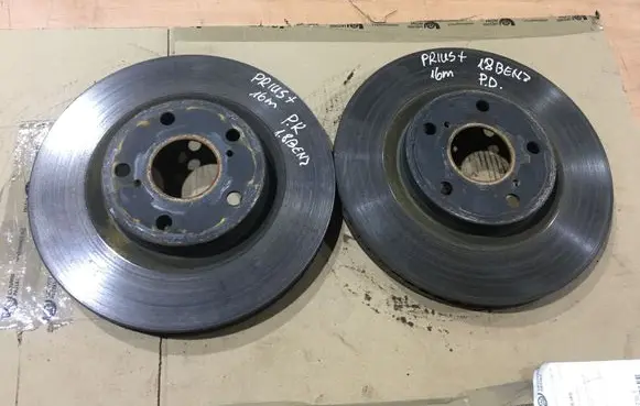 Toyota Prius+ (ZVW40) Front brake disc