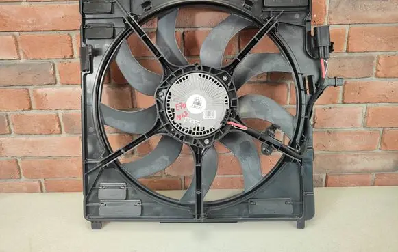 BMW X5 E70 Electric radiator cooling fan 8618243 7603565 7594609