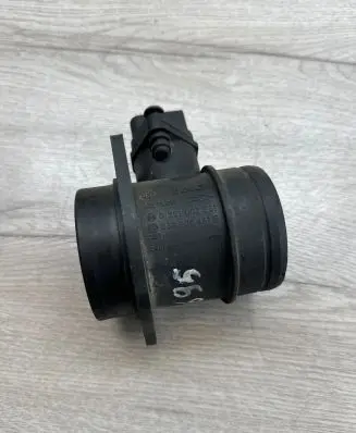 Volkswagen Golf V Mass air flow meter 038906461B 0281002531
