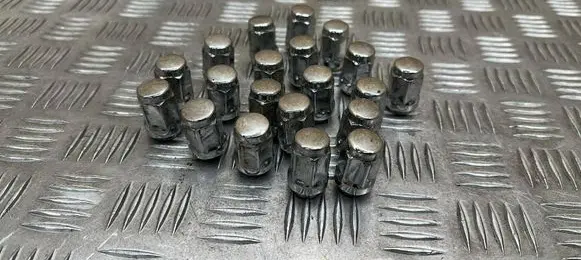 Jaguar XJ X351 Nuts/bolts 