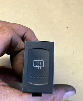 Volkswagen PASSAT B5 Windscreen/window heater switch 3B0959621C