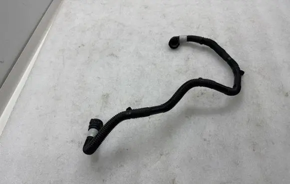 Tesla Model Y Electric car engine cooling hoses/pipes 107758500E