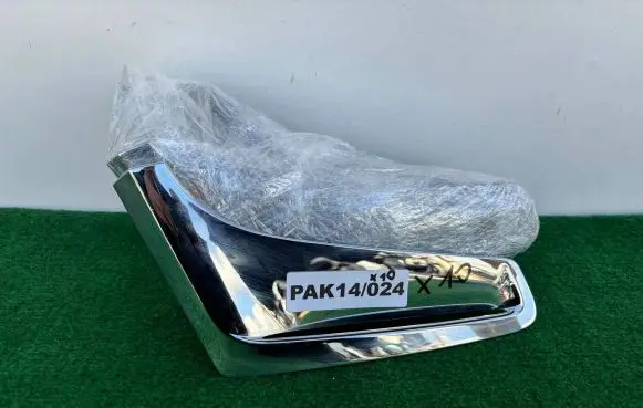 BMW 7 G11 G12 Front arch trim 51137347378