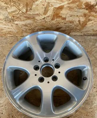 R16 alloy rim