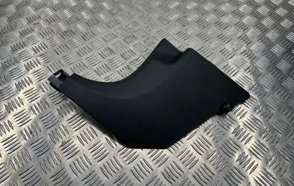 Foot area side trim