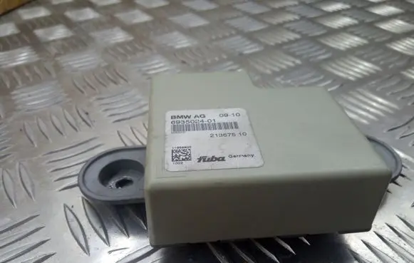 BMW 3 E90 E91 Antenna control unit 693502401
