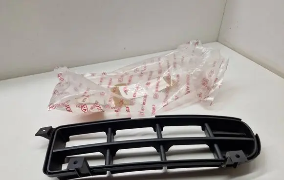 KIA Cerato Front bumper lower grill 865732F000