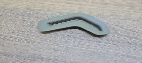 Volvo XC90 Seat belt trim 
