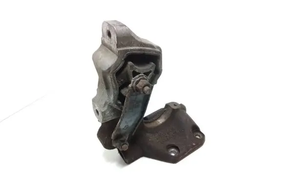Volvo V60 Engine mount bracket 30671219
