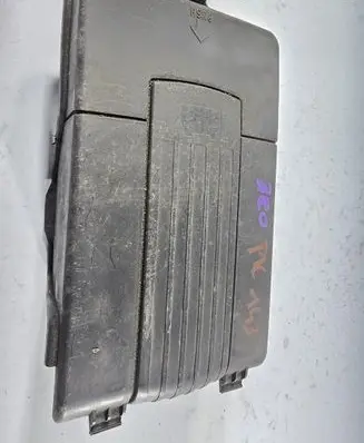 Skoda Octavia Mk2 (1Z) Battery box tray cover/lid 3C0915443A