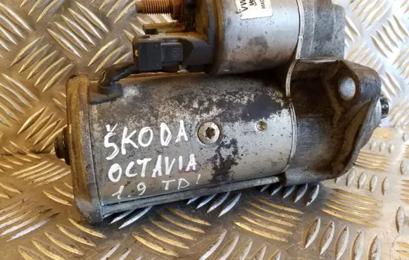 Skoda Octavia Mk1 (1U) Starter motor 02A911024GX C191654A D7R130