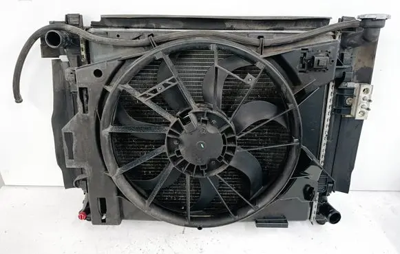 Dodge Grand Caravan Radiator set 05005144AN