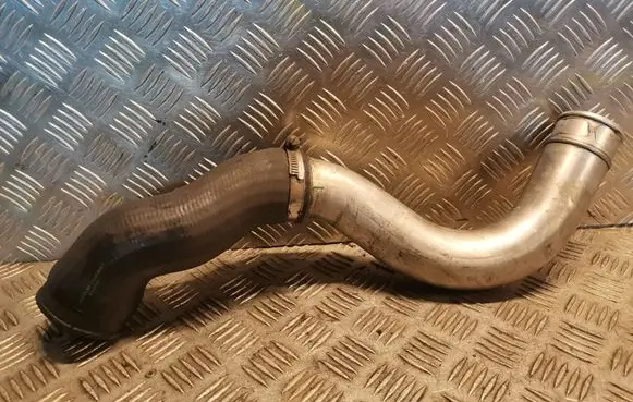 BMW 5 E39 Intercooler hose/pipe 2249669