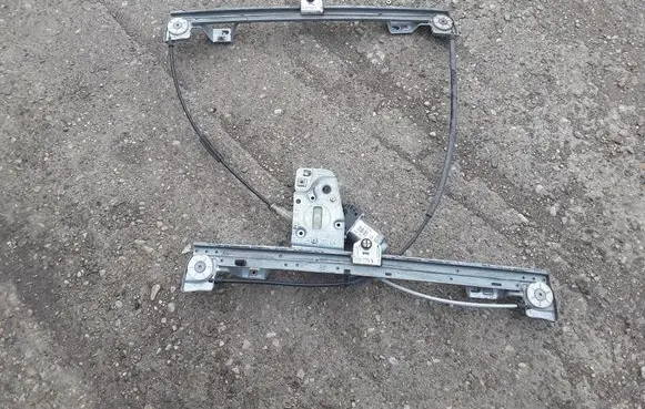Renault Kangoo II Front door window regulator with motor 402087A